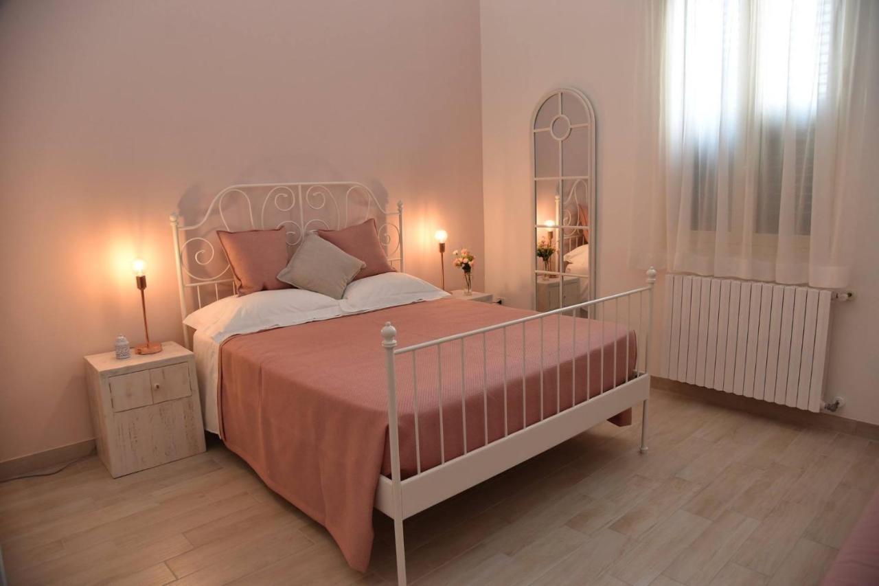 Ai Raggi Di Sole Bed and Breakfast Lecce Exteriör bild