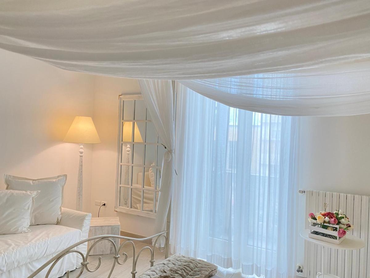 Ai Raggi Di Sole Bed and Breakfast Lecce Exteriör bild